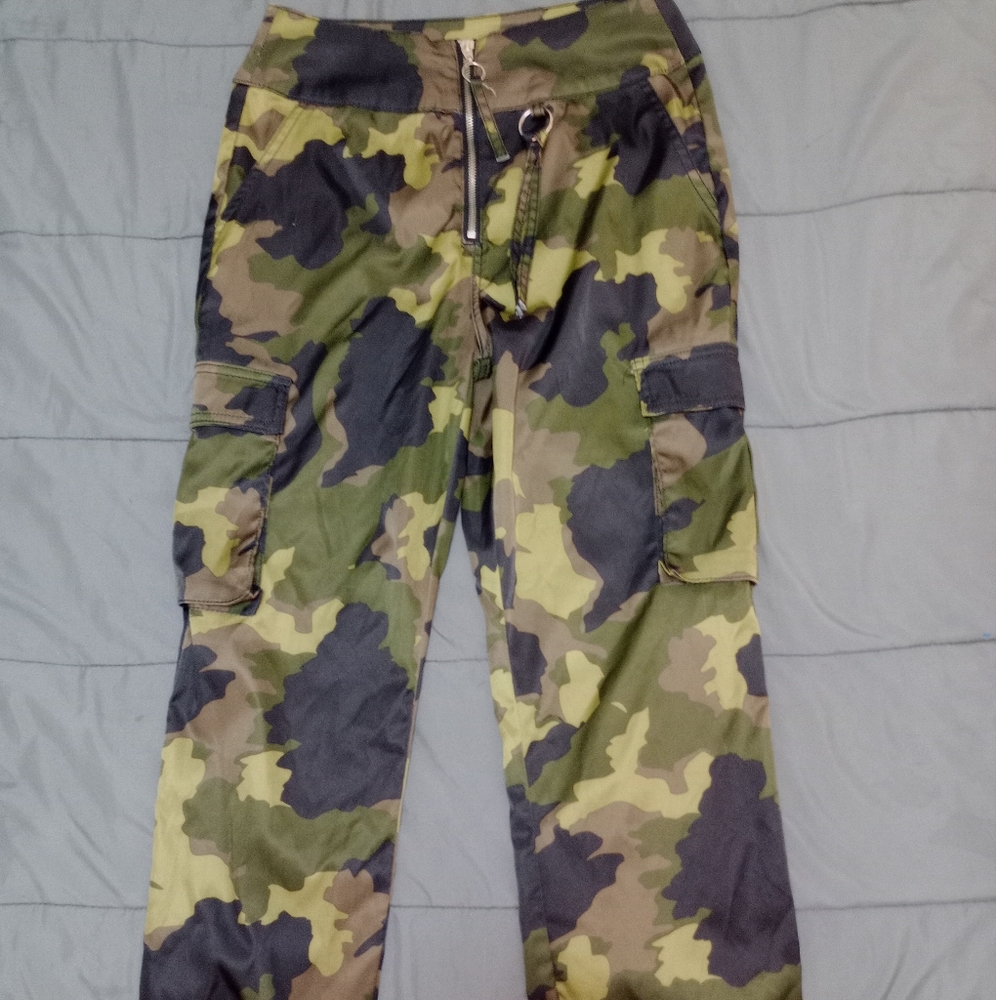 Wild Fable Camo Capris
